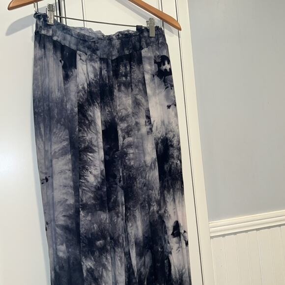 🔥🔥FIRE SALE🔥🔥 EUC coverup set, lined pants and flowy kimono top - Picture 3 of 11